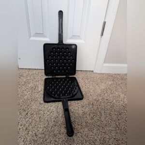 Pampered chef waffle puff pan